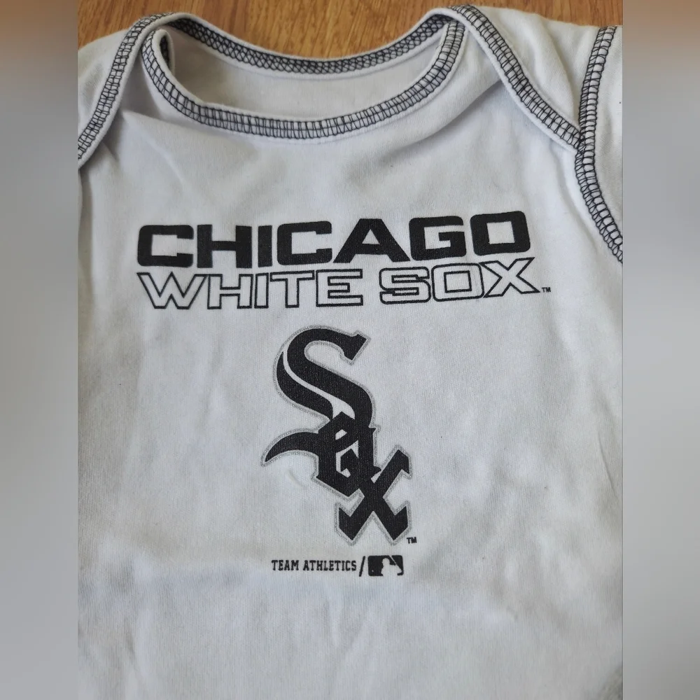 MLB Chicago White Sox Baby Bodysuits 18M NEW 2PC Baseball 100% Cotton